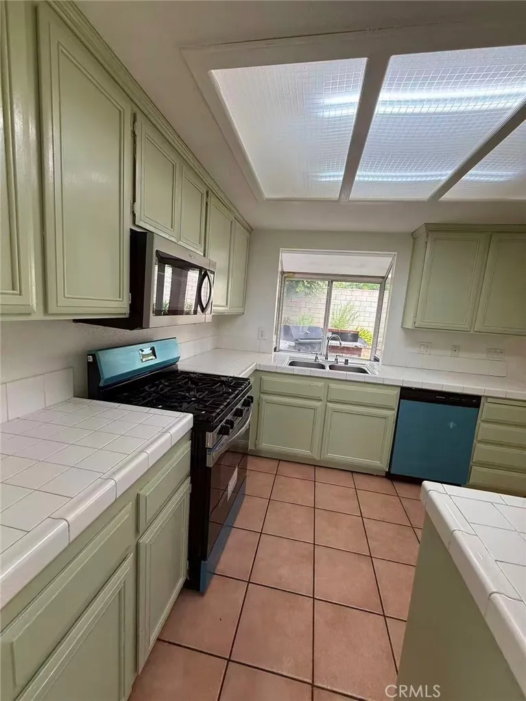 7873 elwood Place Fontana, CA 92336