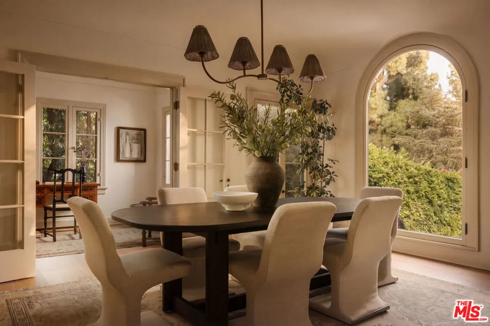 2126 E Live Oak Drive Los Angeles, CA 90068