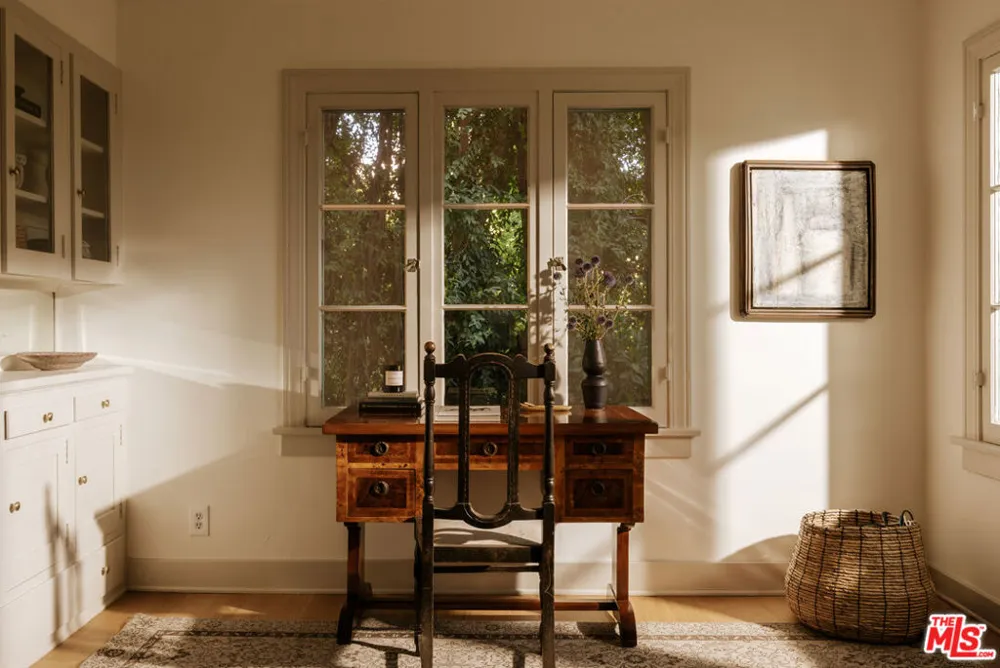 2126 E Live Oak Drive Los Angeles, CA 90068
