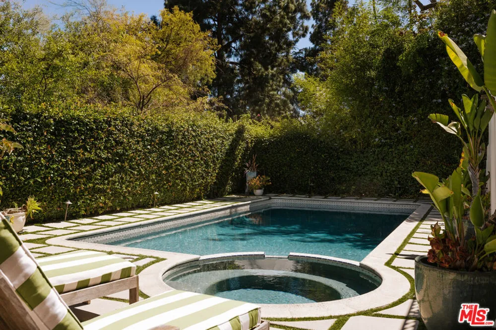 2126 E Live Oak Drive Los Angeles, CA 90068