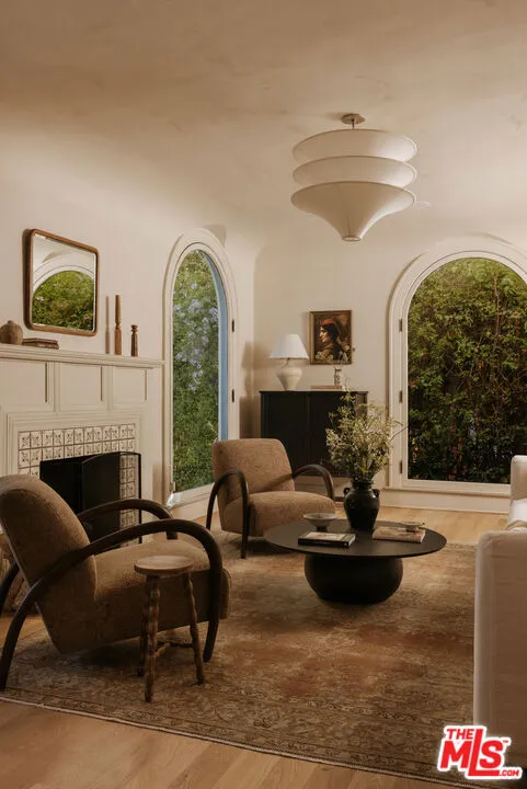 2126 E Live Oak Drive Los Angeles, CA 90068