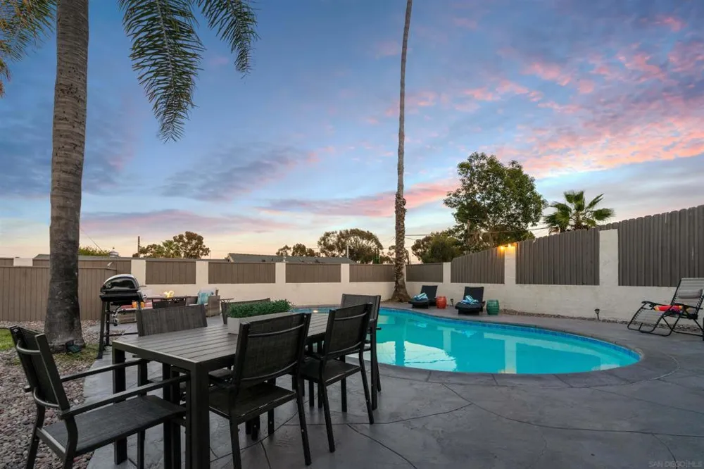 377 El Monte Rd El Cajon, CA 92020