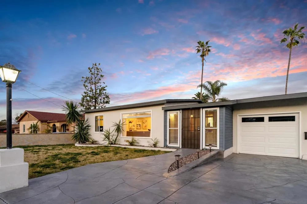 377 El Monte Rd El Cajon, CA 92020