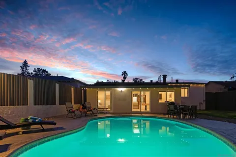 377 El Monte Rd