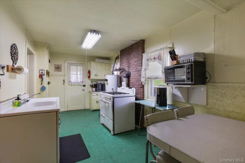 21 Hans Fischer Road Bethel, NY 12726