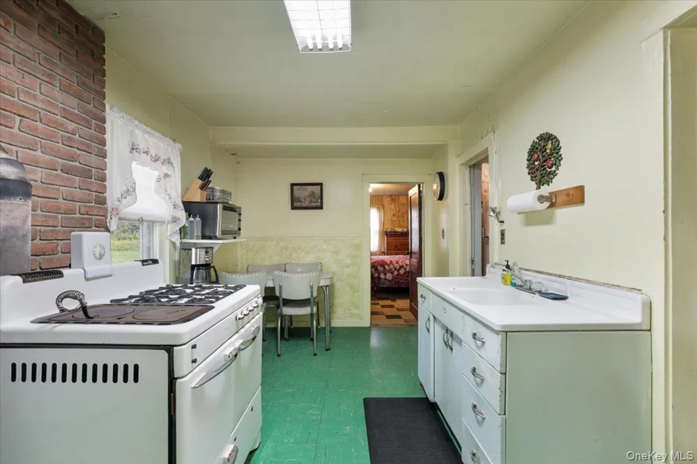 21 Hans Fischer Road Bethel, NY 12726