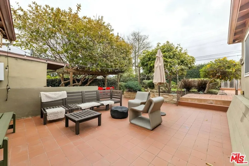 3014 URBAN AVENUE Santa Monica, CA 90404