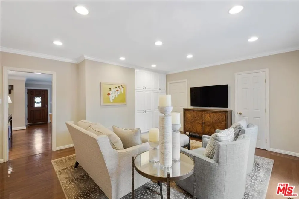 3014 URBAN AVENUE Santa Monica, CA 90404