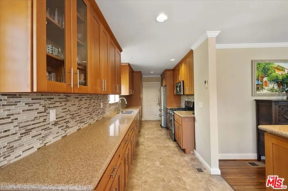 3014 URBAN AVENUE Santa Monica, CA 90404