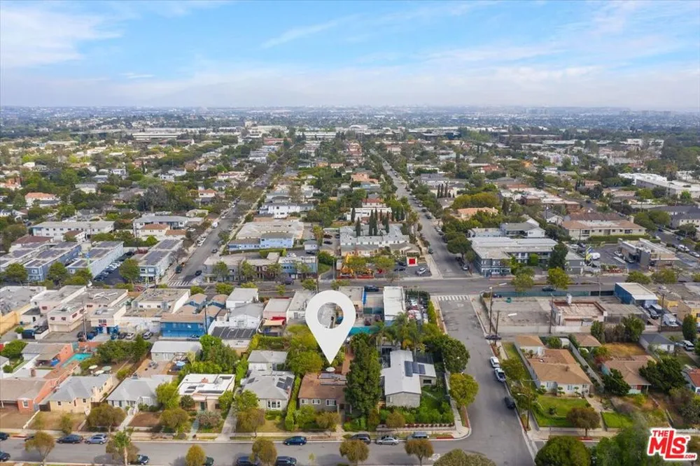 3014 URBAN AVENUE Santa Monica, CA 90404