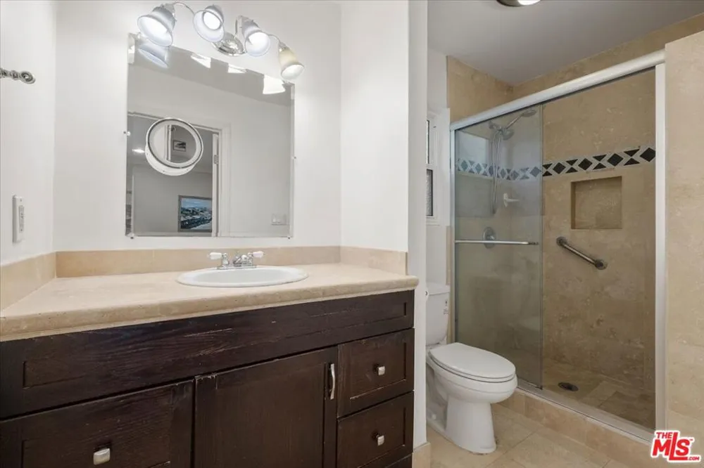 3014 URBAN AVENUE Santa Monica, CA 90404
