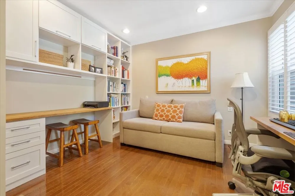 3014 URBAN AVENUE Santa Monica, CA 90404