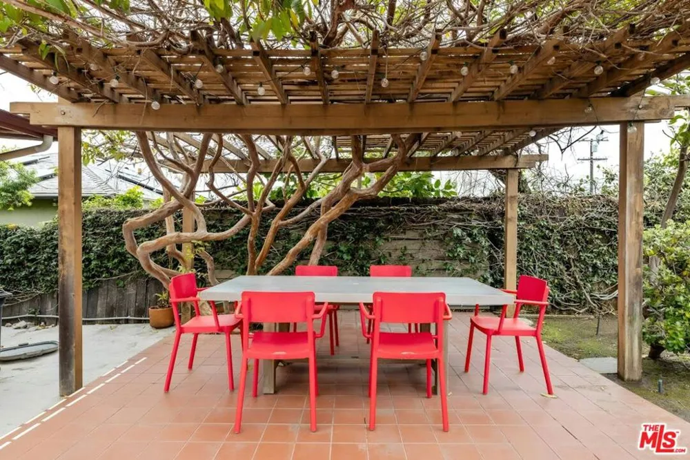 3014 URBAN AVENUE Santa Monica, CA 90404