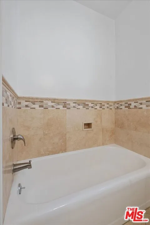 3014 URBAN AVENUE Santa Monica, CA 90404