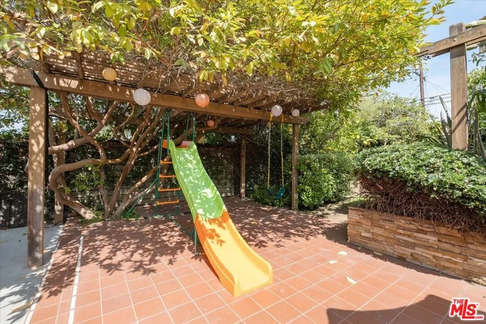 3014 URBAN AVENUE Santa Monica, CA 90404
