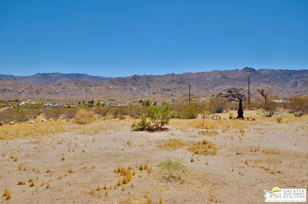 8490 Uphill Road Joshua Tree, CA 92252