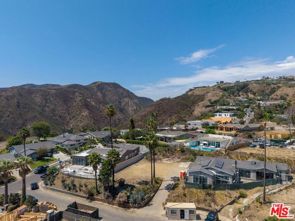 16915 Enchanted Place Los Angeles, CA 90272