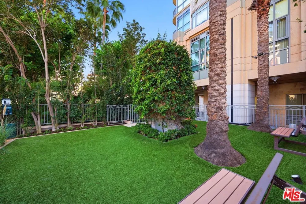 10800 Wilshire Boulevard #403 Los Angeles, CA 90024