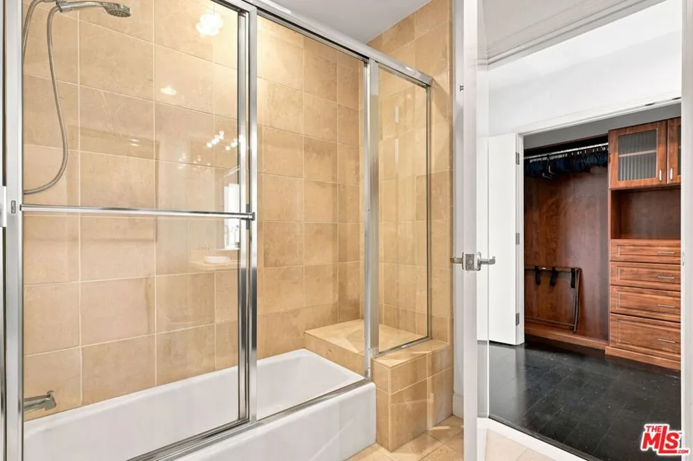 10800 Wilshire Boulevard #403 Los Angeles, CA 90024