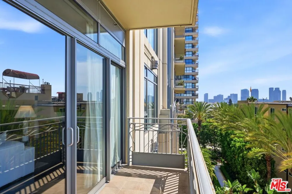 10800 Wilshire Boulevard #403 Los Angeles, CA 90024