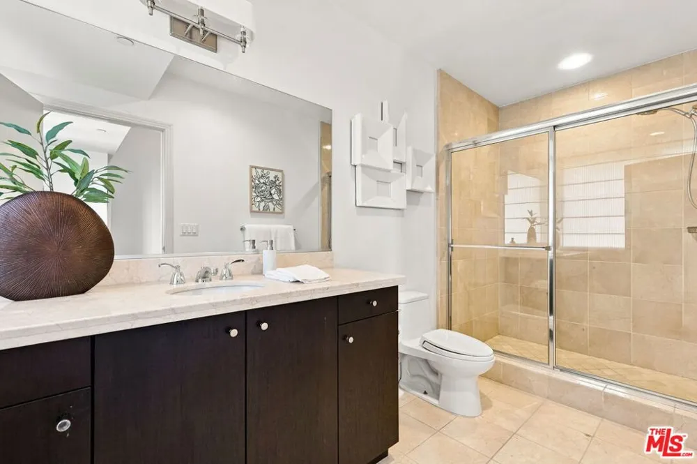 10800 Wilshire Boulevard #403 Los Angeles, CA 90024