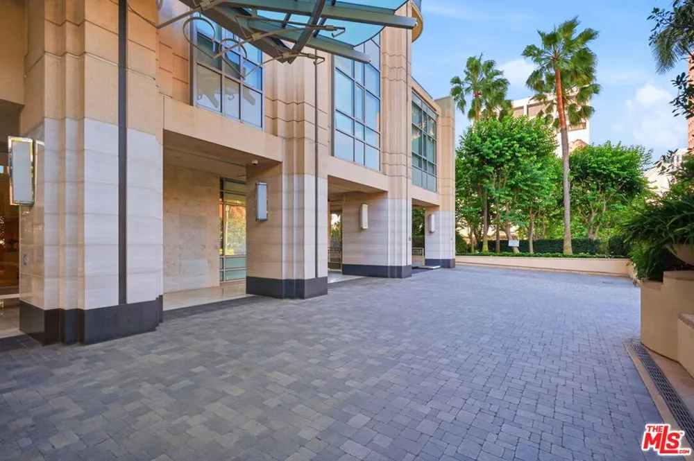 10800 Wilshire Boulevard #403 Los Angeles, CA 90024