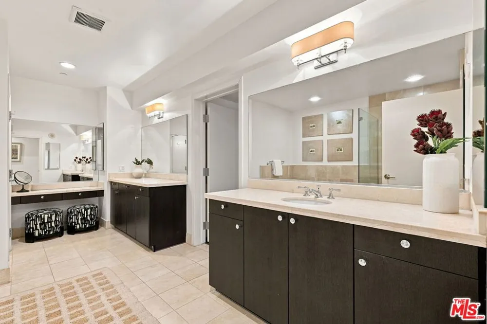 10800 Wilshire Boulevard #403 Los Angeles, CA 90024