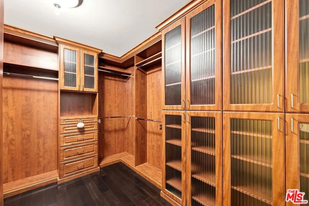 10800 Wilshire Boulevard #403 Los Angeles, CA 90024