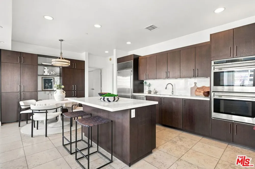10800 Wilshire Boulevard #403 Los Angeles, CA 90024