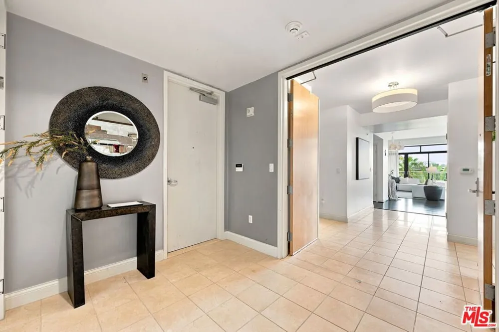 10800 Wilshire Boulevard #403 Los Angeles, CA 90024