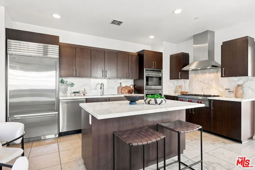 10800 Wilshire Boulevard #403 Los Angeles, CA 90024
