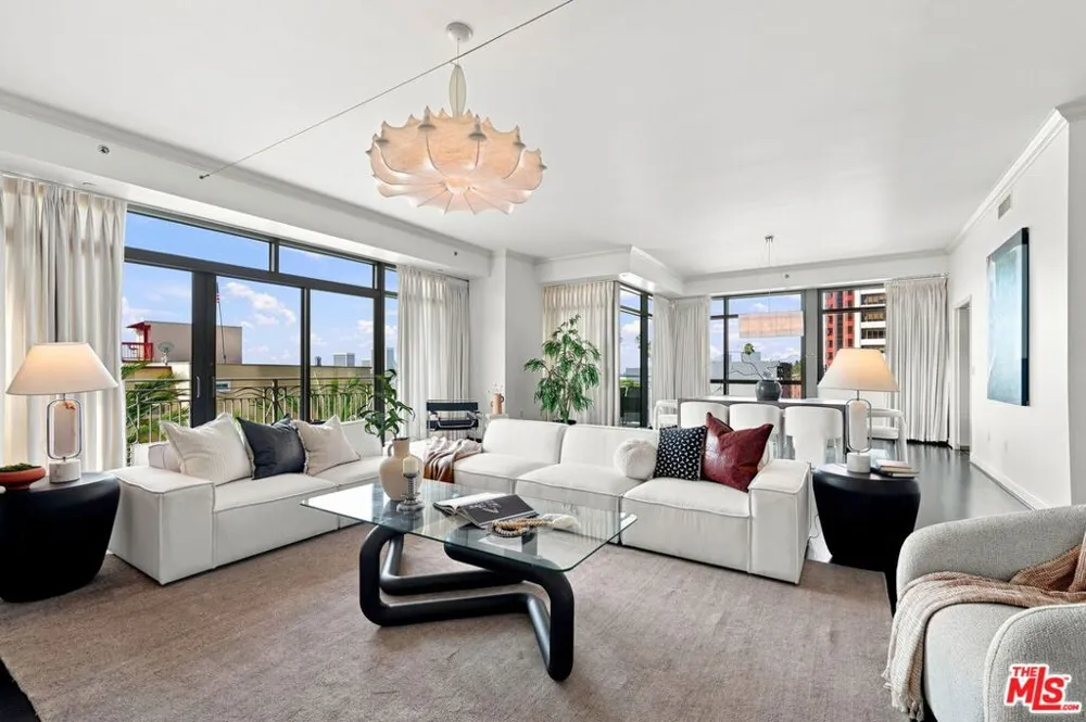10800 Wilshire Boulevard #403 Los Angeles, CA 90024