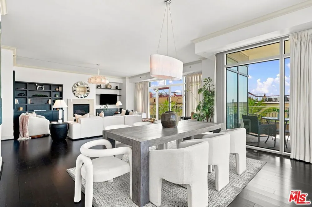 10800 Wilshire Boulevard #403 Los Angeles, CA 90024