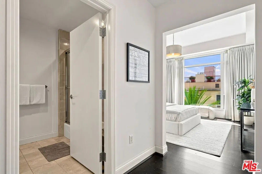 10800 Wilshire Boulevard #403 Los Angeles, CA 90024