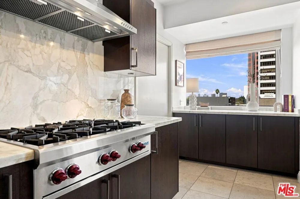 10800 Wilshire Boulevard #403 Los Angeles, CA 90024