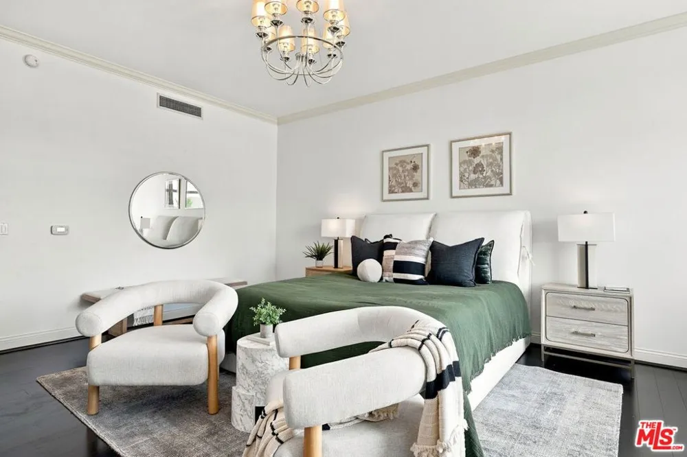 10800 Wilshire Boulevard #403 Los Angeles, CA 90024