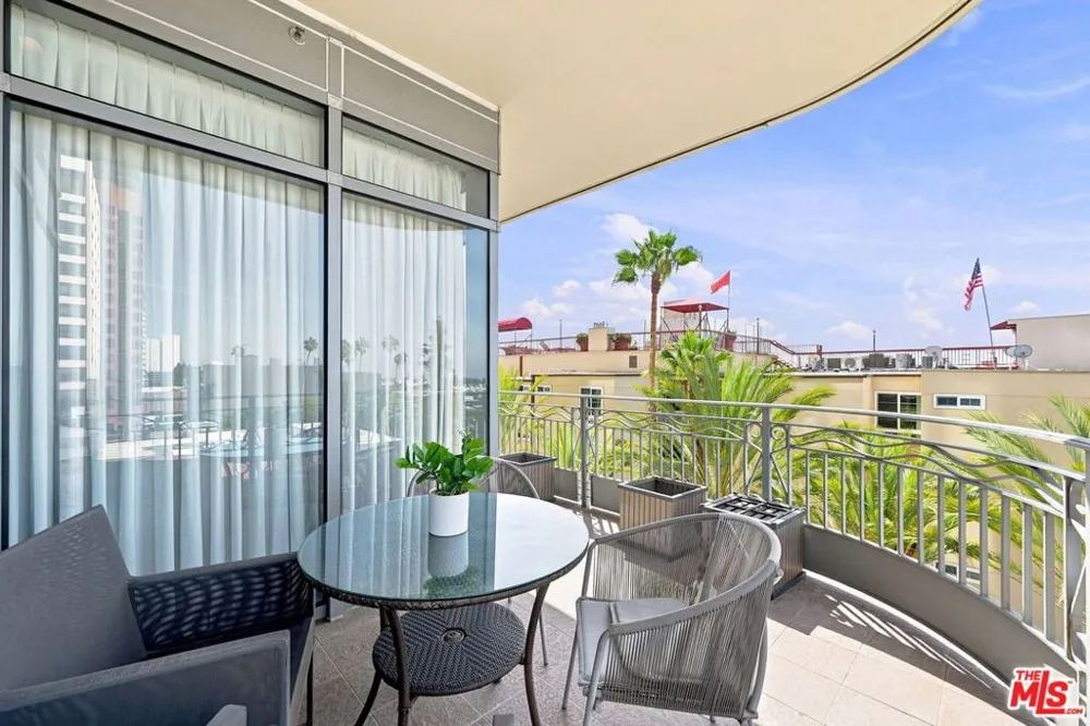 10800 Wilshire Boulevard #403 Los Angeles, CA 90024