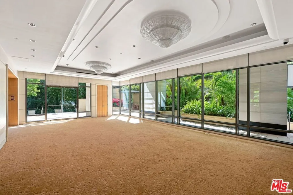 10800 Wilshire Boulevard #403 Los Angeles, CA 90024