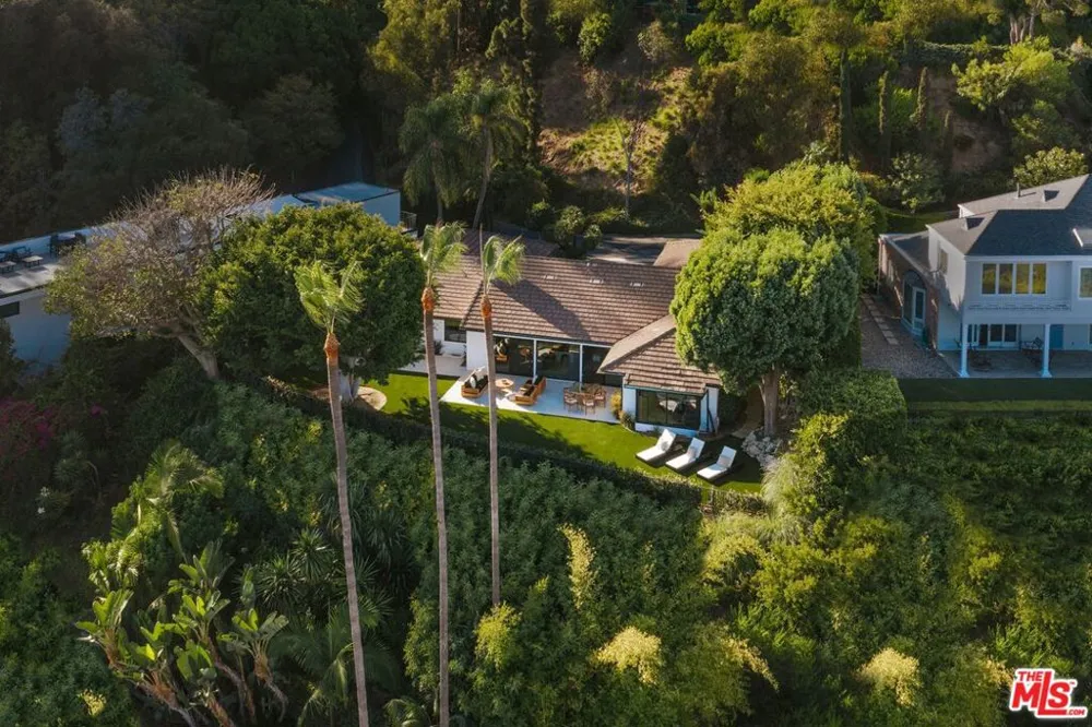 10122 Sunbrook Drive Los Angeles, CA 90210