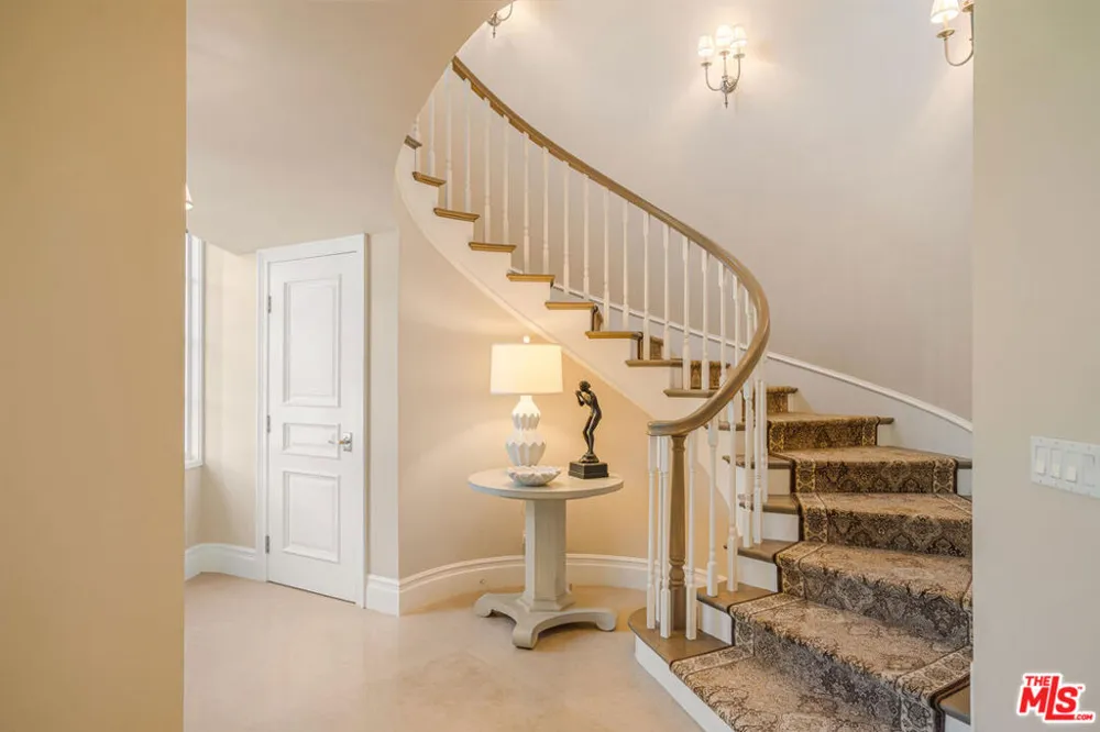 3063 W Stafford Road Thousand Oaks, CA 91361