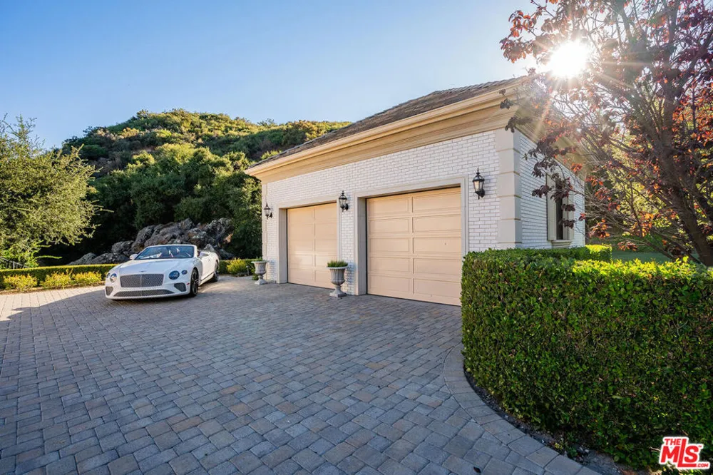 3063 W Stafford Road Thousand Oaks, CA 91361