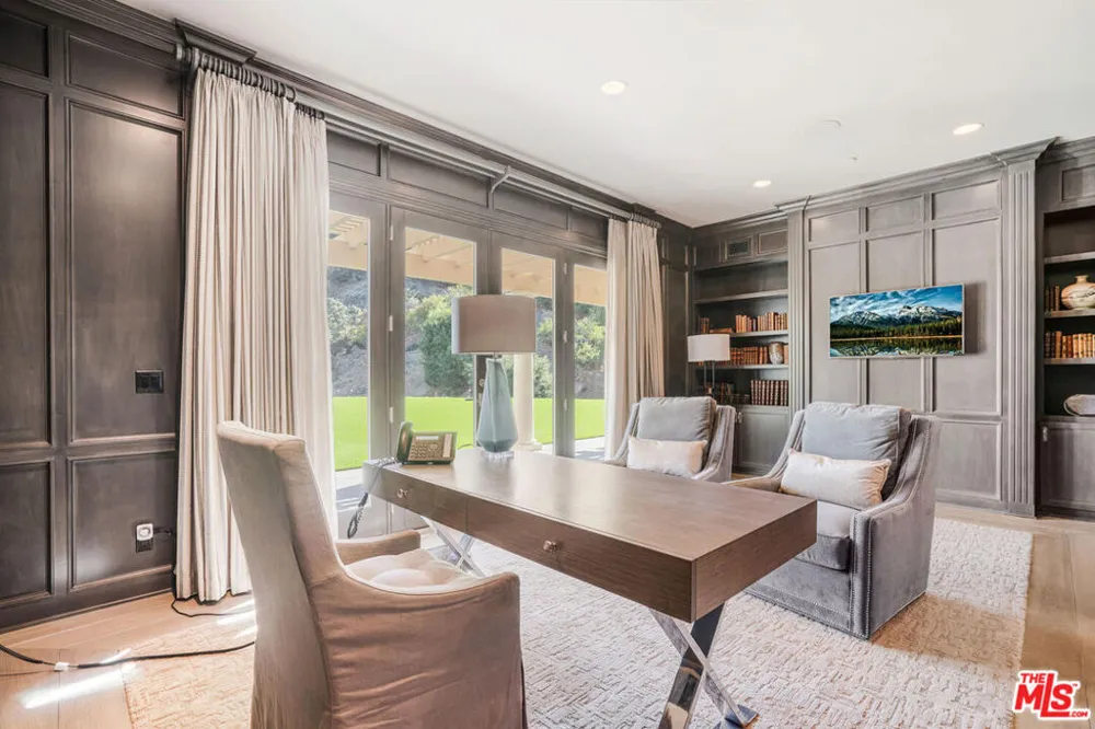 3063 W Stafford Road Thousand Oaks, CA 91361