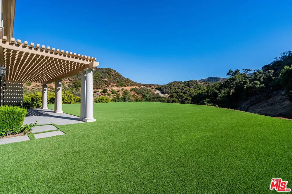 3063 W Stafford Road Thousand Oaks, CA 91361