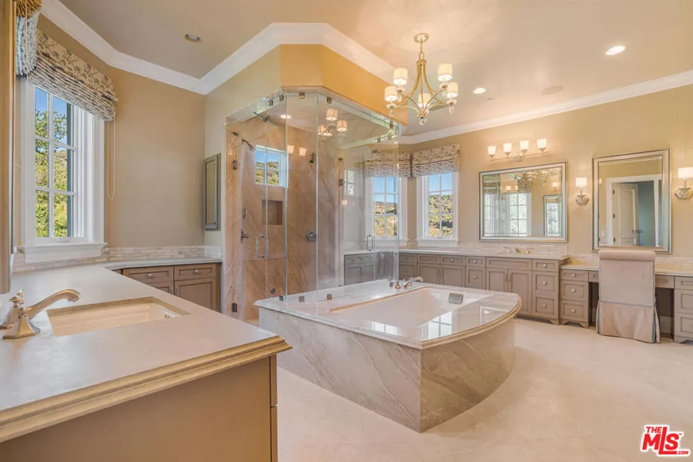 3063 W Stafford Road Thousand Oaks, CA 91361