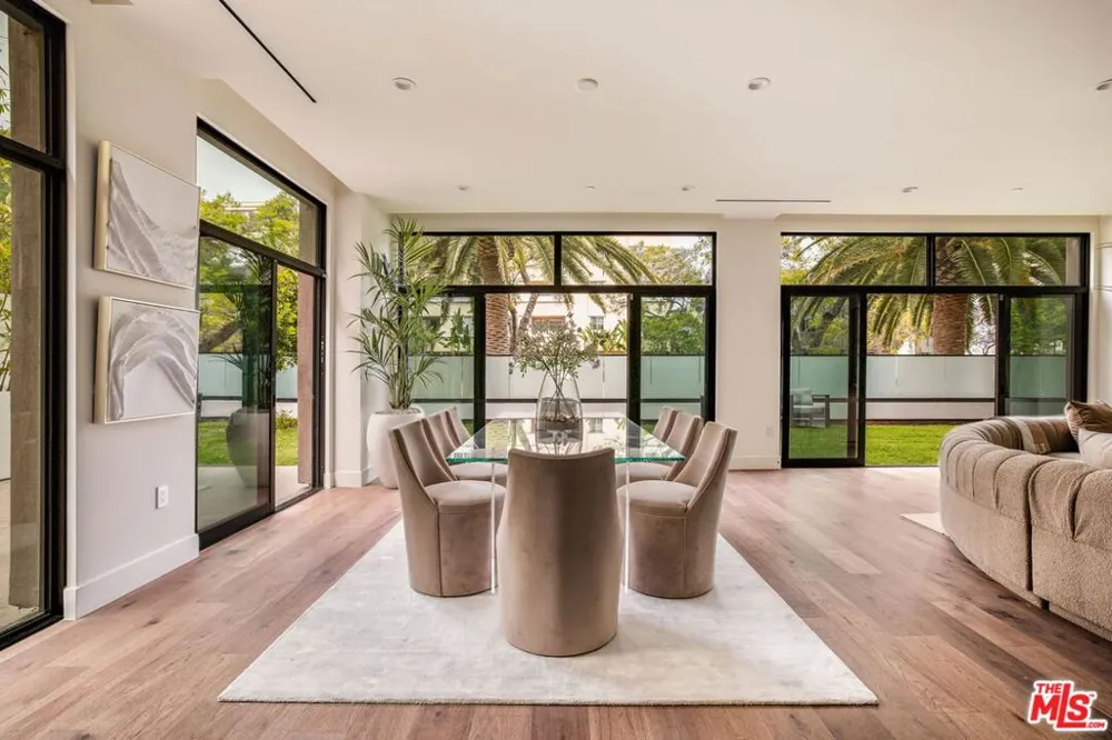 425 Palm Drive #103 Beverly Hills, CA 90210