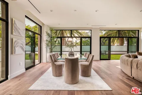 425 Palm Drive #103