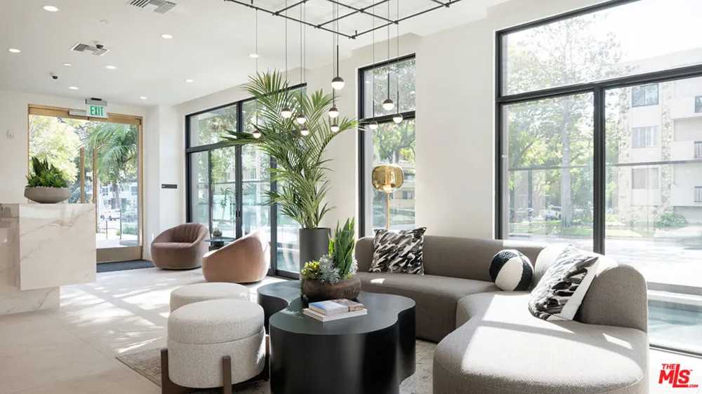 425 Palm Drive #103 Beverly Hills, CA 90210