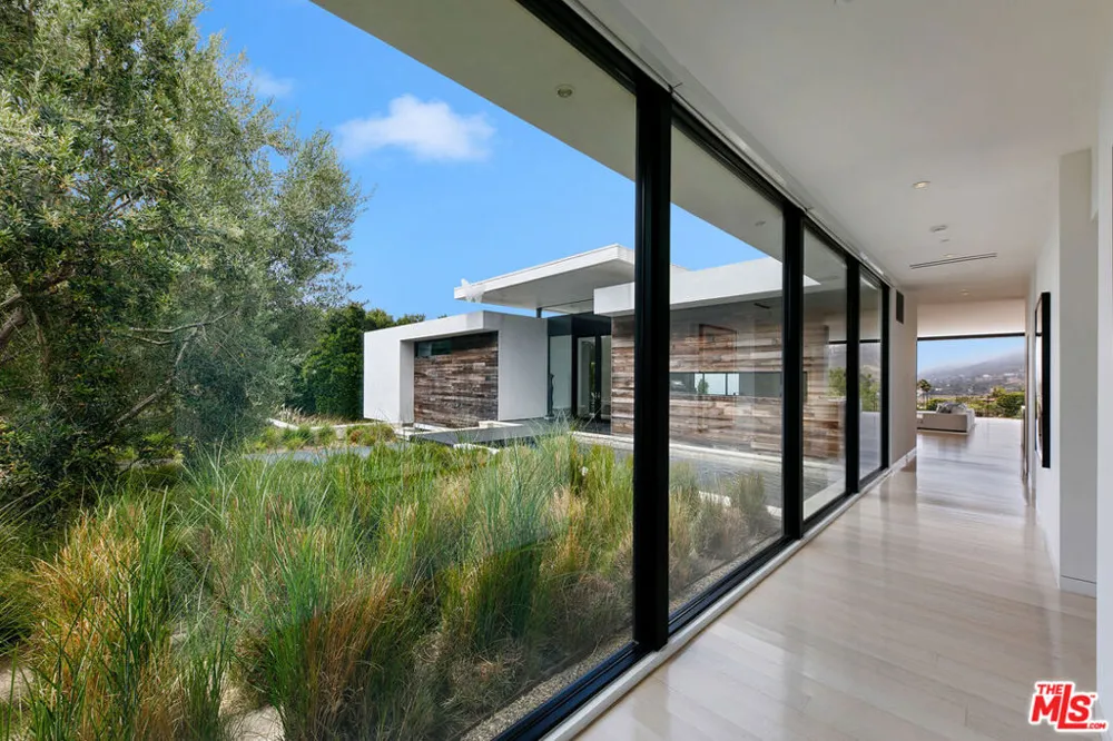 5963 Philip Avenue Malibu, CA 90265