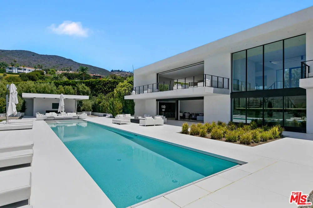 5963 Philip Avenue Malibu, CA 90265