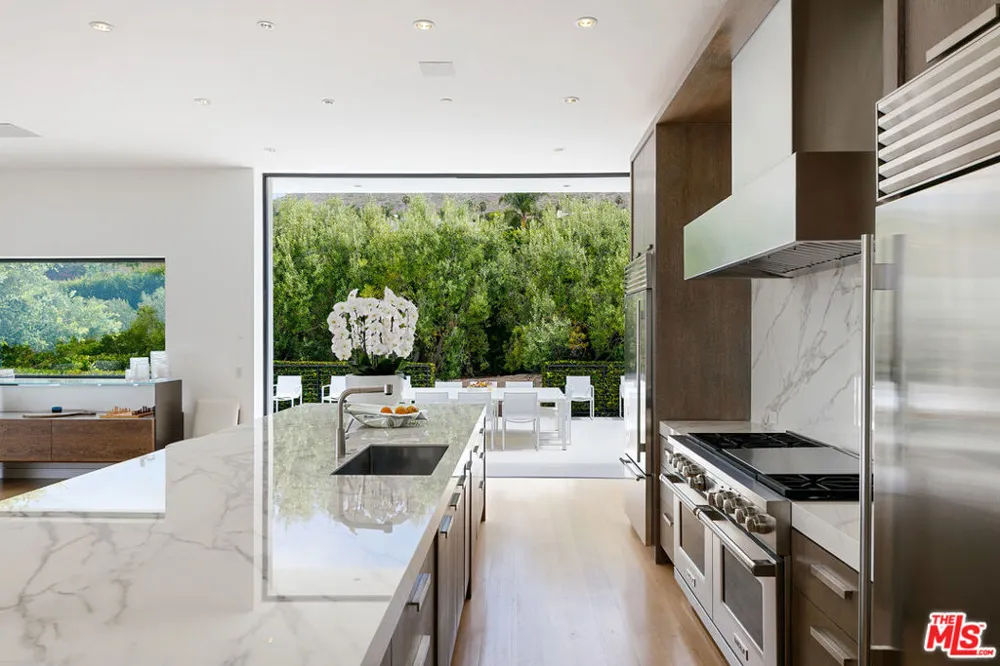5963 Philip Avenue Malibu, CA 90265